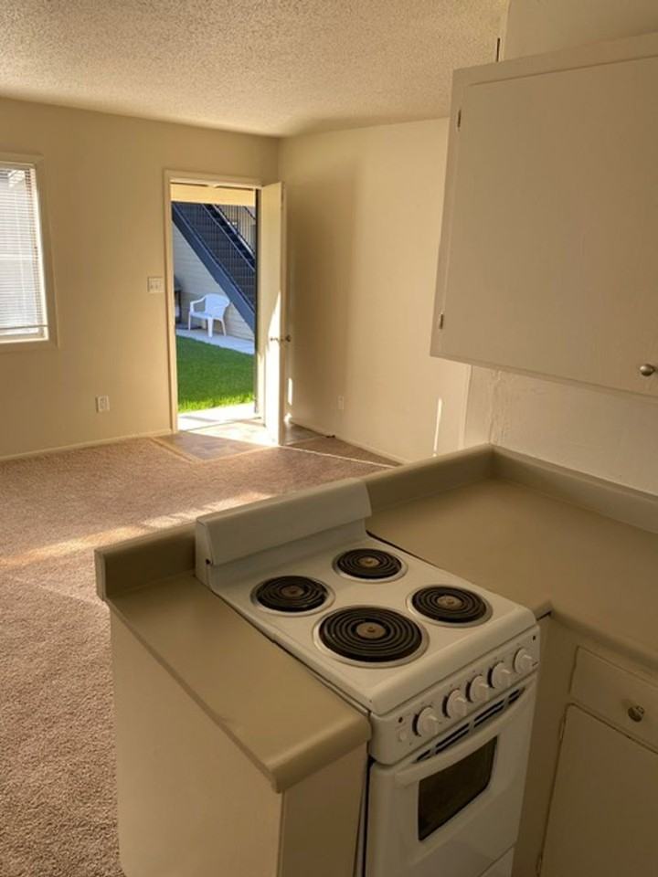 1532 1532 - 1534 County Rd - Photo 3 of 31