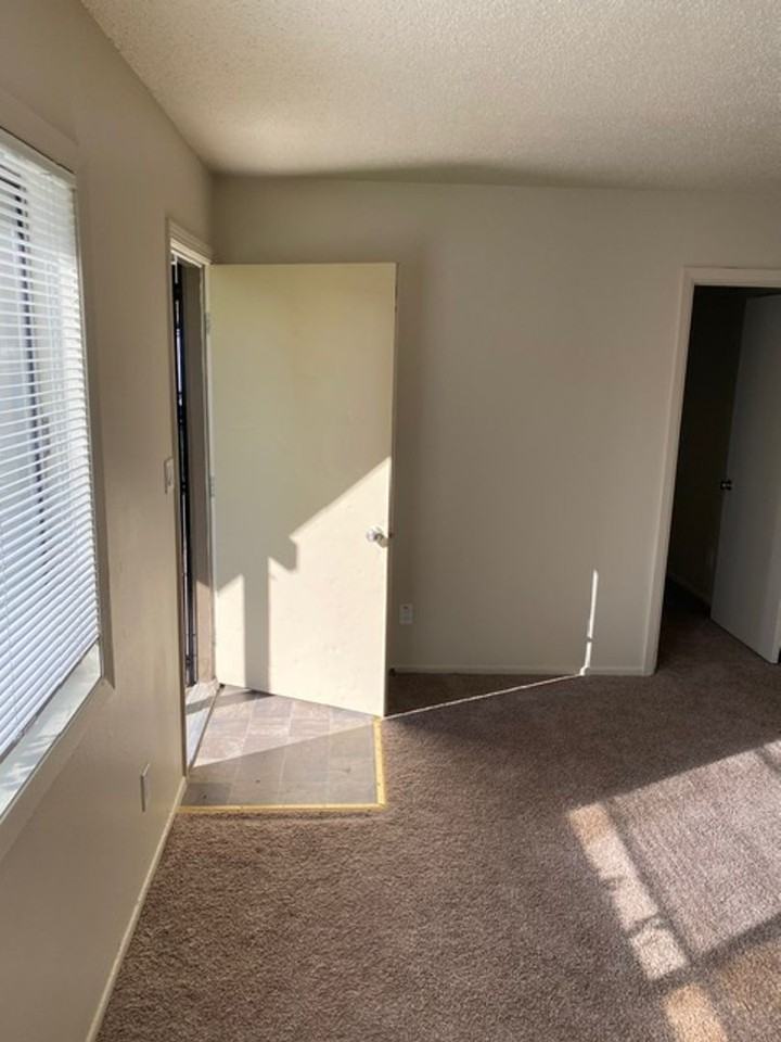 1532 1532 - 1534 County Rd - Photo 5 of 31