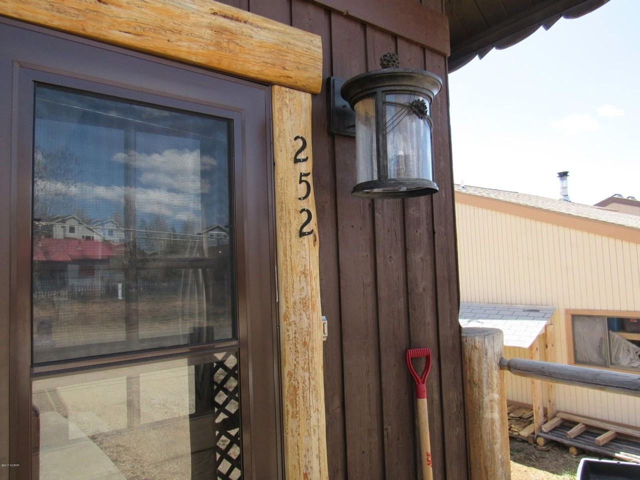 252 W Garnet Ave - Photo 2 of 29