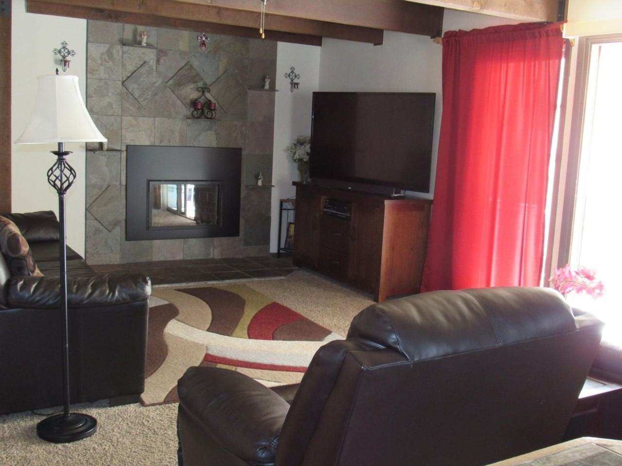 252 W Garnet Ave - Photo 4 of 29