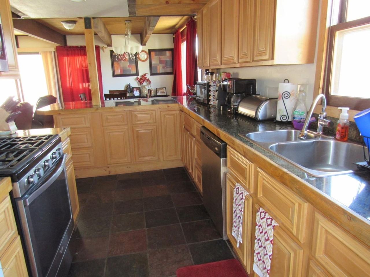 252 W Garnet Ave - Photo 7 of 29