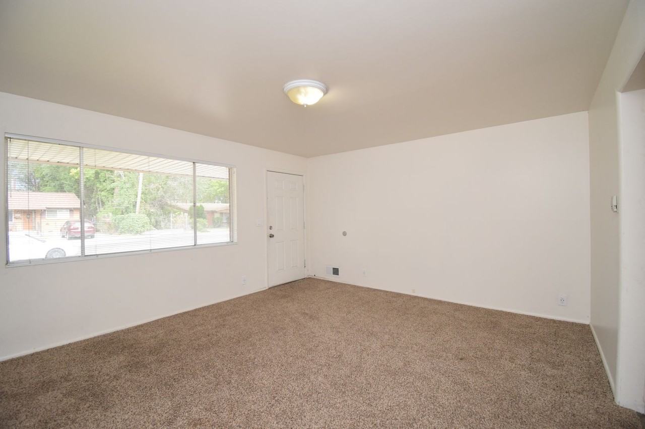 4248 S 1350 E - Photo 4 of 11