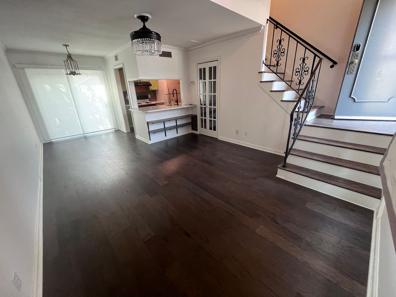 725 N Stackman Dr #4 - Photo 3 of 6