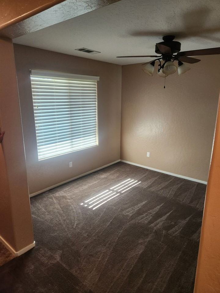 2884 Sauvignon St - Photo 2 of 16