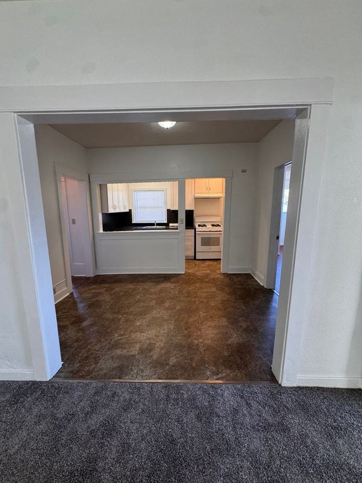 Rio Linda - Photo 5 of 30