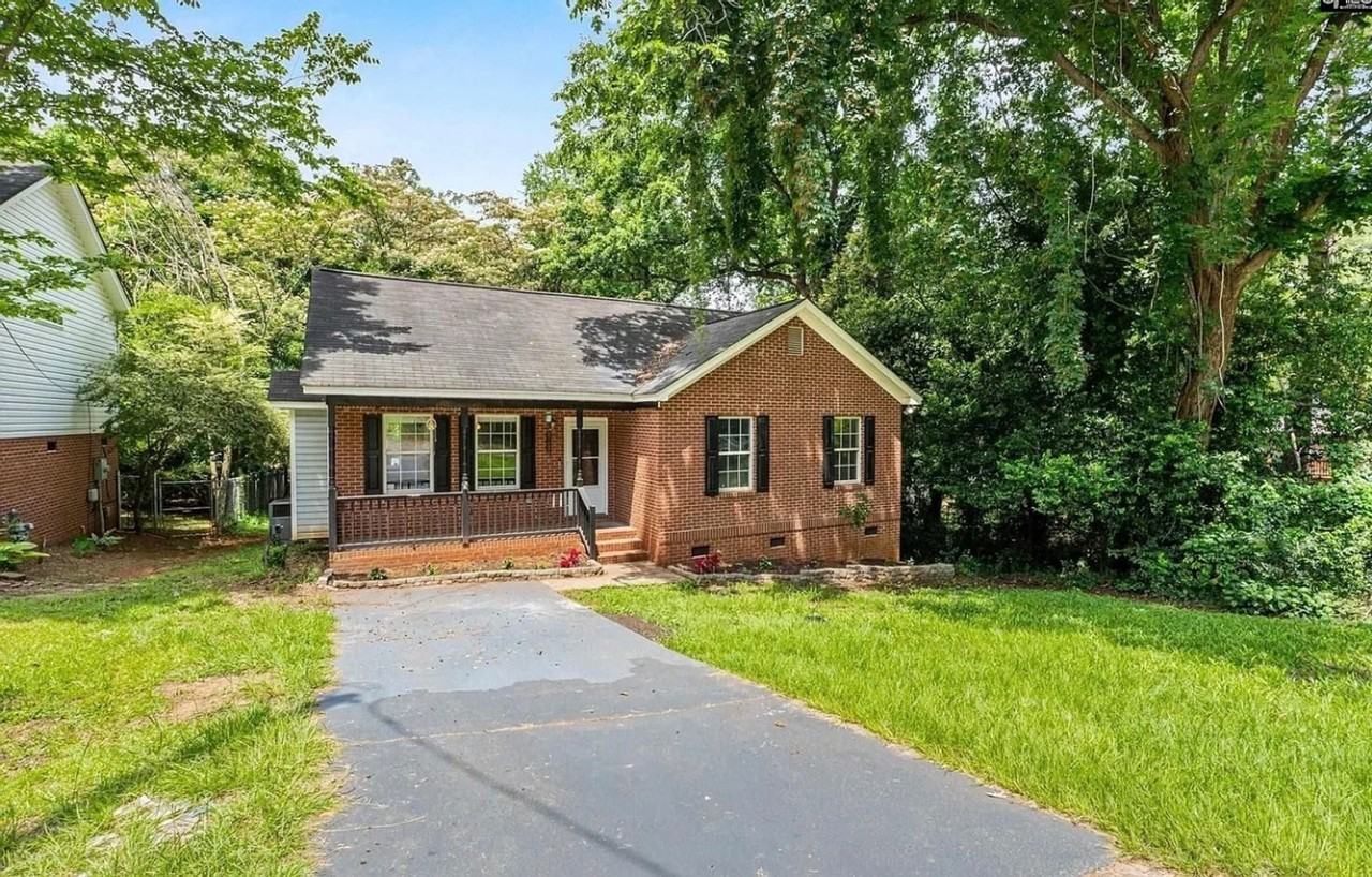 4223 Woodridge Dr - Photo 2 of 24