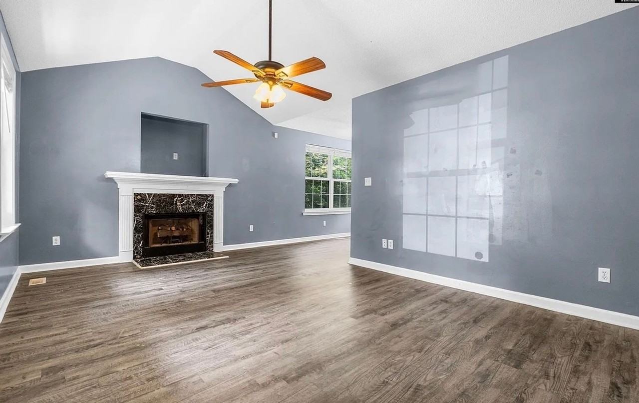 4223 Woodridge Dr - Photo 3 of 24