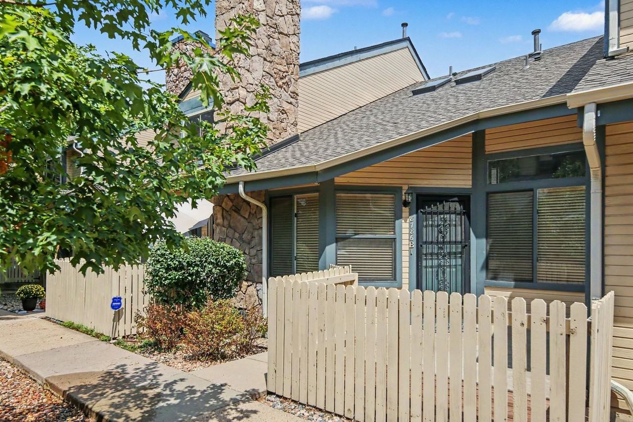 8786 Allison Dr - Photo 2 of 15