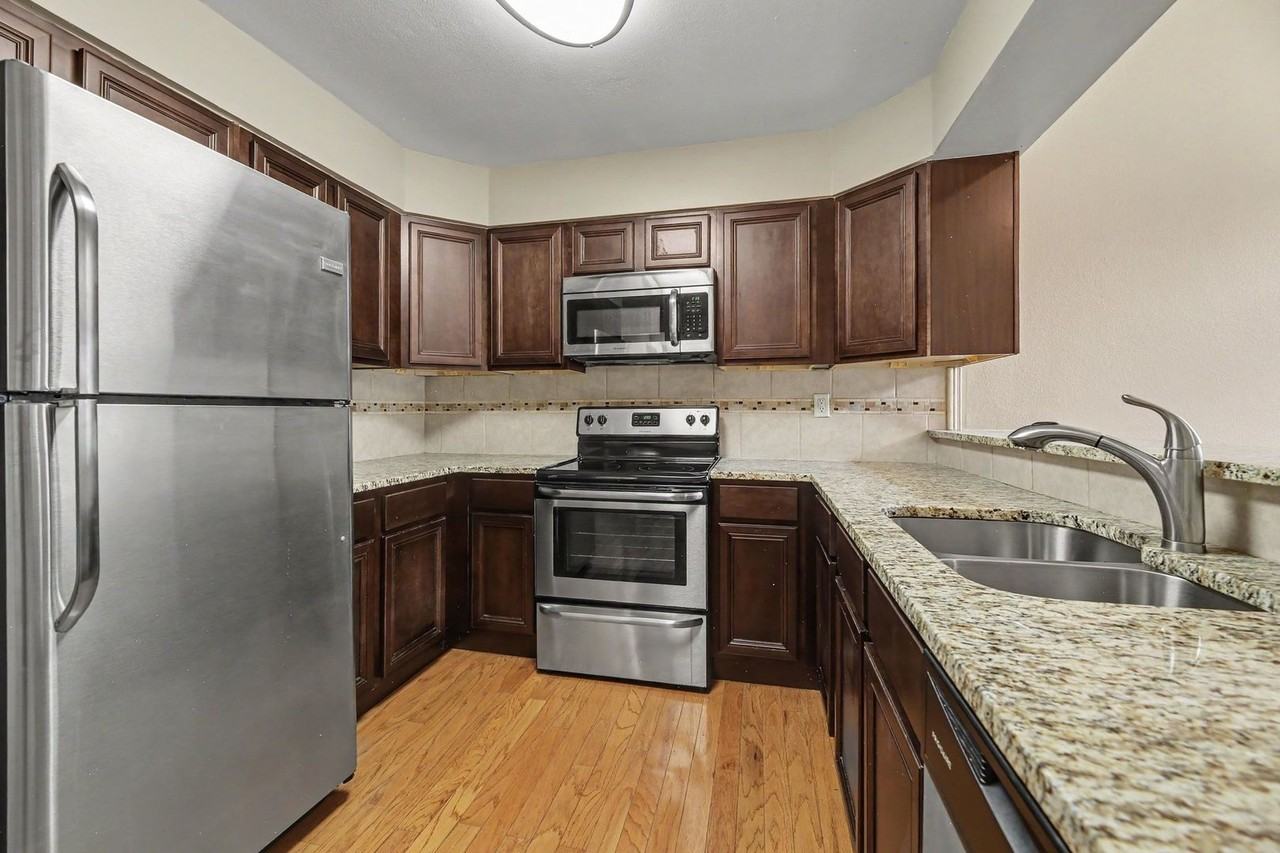 8786 Allison Dr - Photo 3 of 15