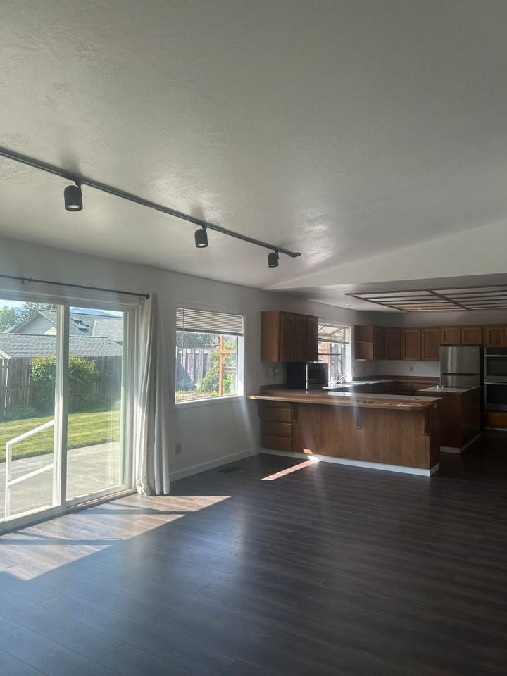 2774 Jessica Cir - Photo 3 of 50