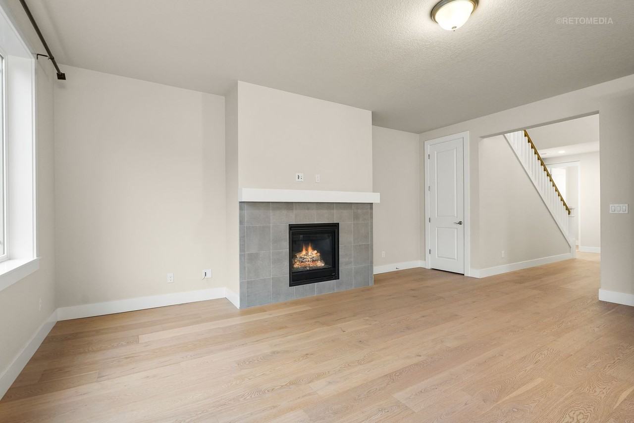 11678 Nw Kearney St - Photo 7 of 34
