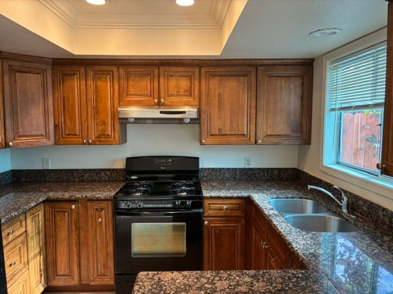 276 Avocado St - Photo 3 of 19