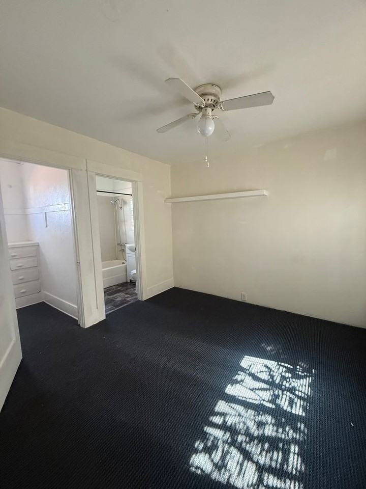 867 W Santa Cruz St - Photo 4 of 5