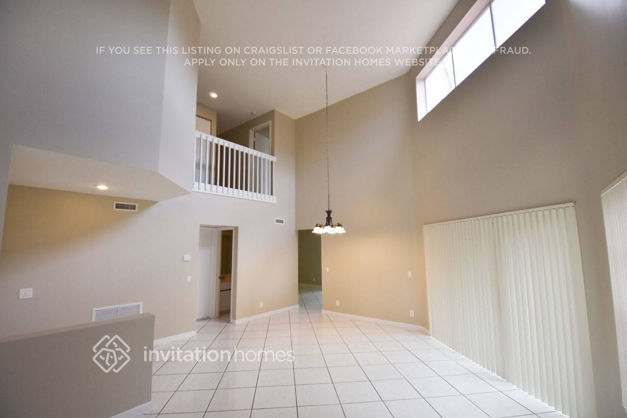 1282 Seagrape Cir - Photo 2 of 13