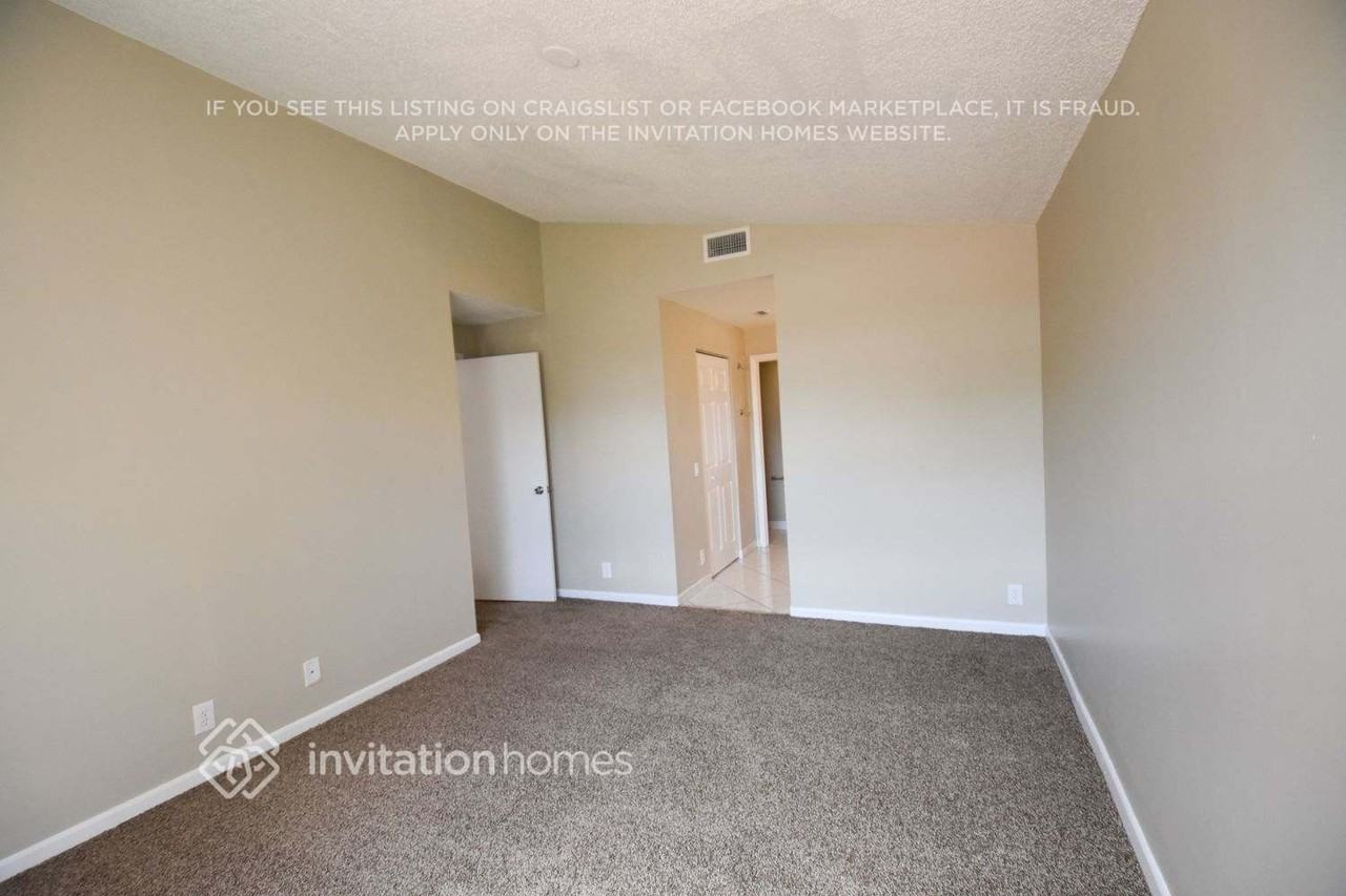 1282 Seagrape Cir - Photo 7 of 13
