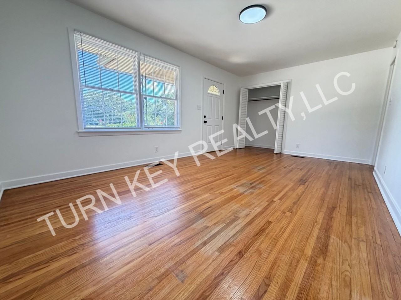 1708 Rogina St - Photo 3 of 18