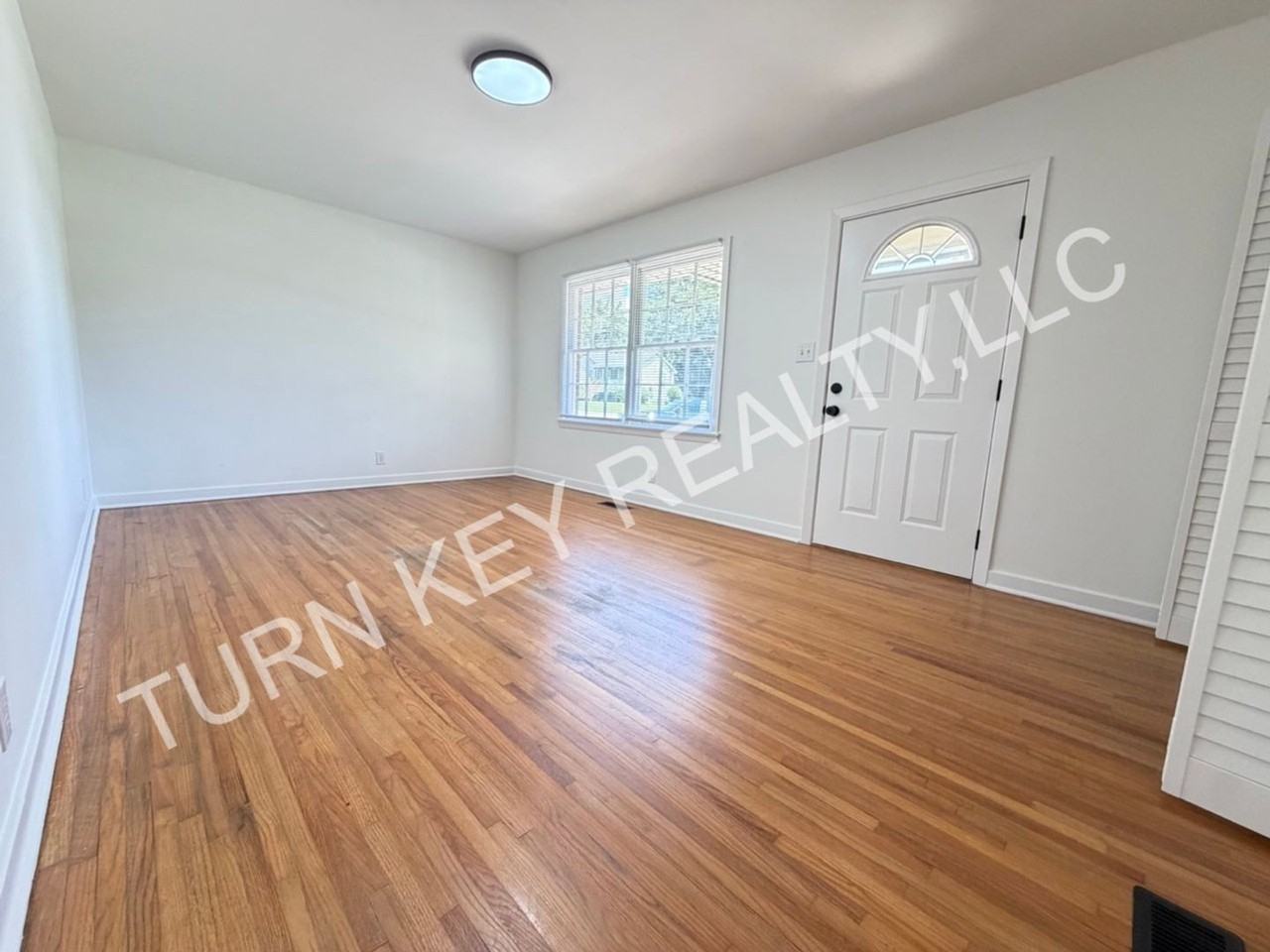 1708 Rogina St - Photo 4 of 18