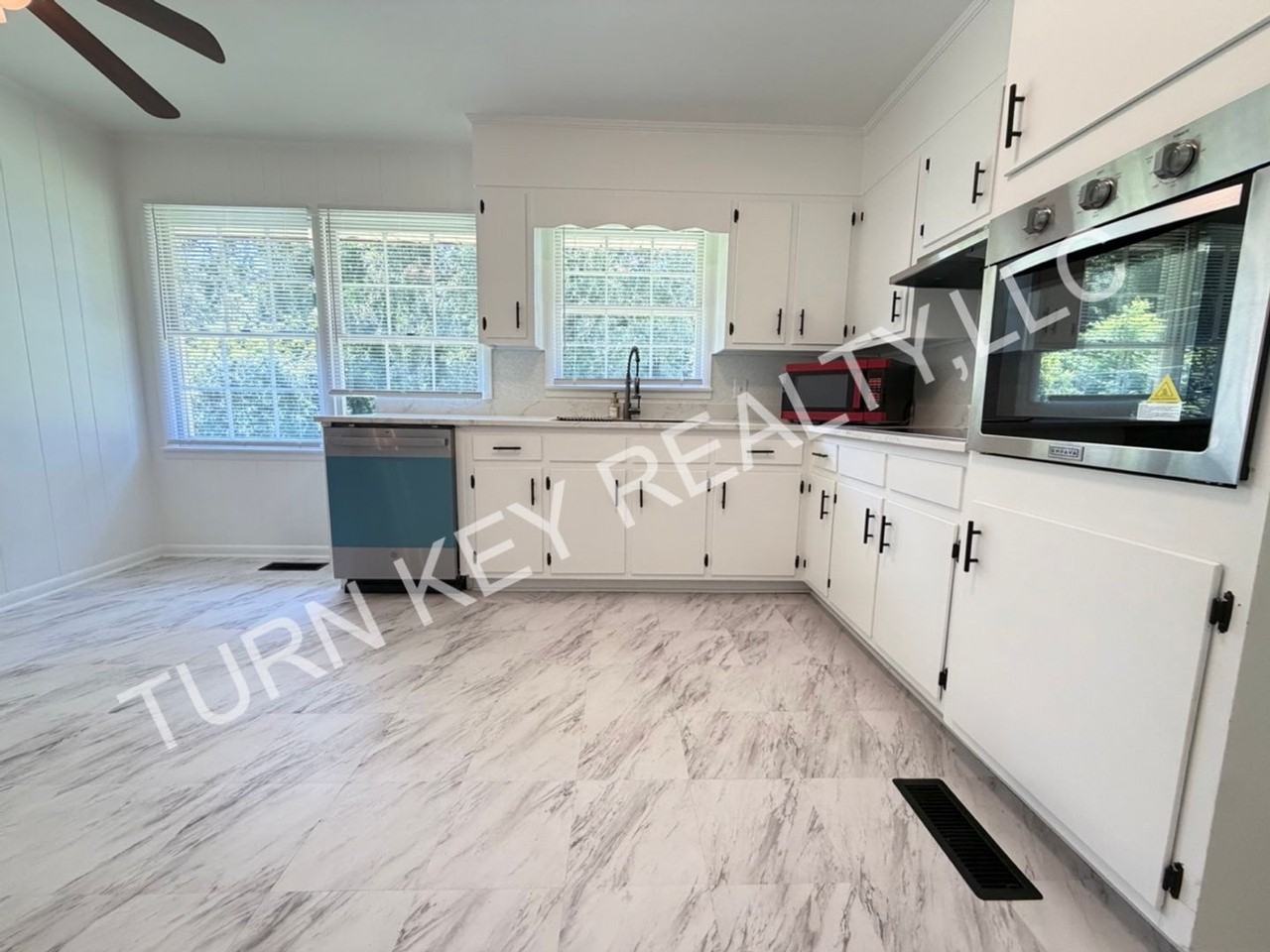 1708 Rogina St - Photo 7 of 18