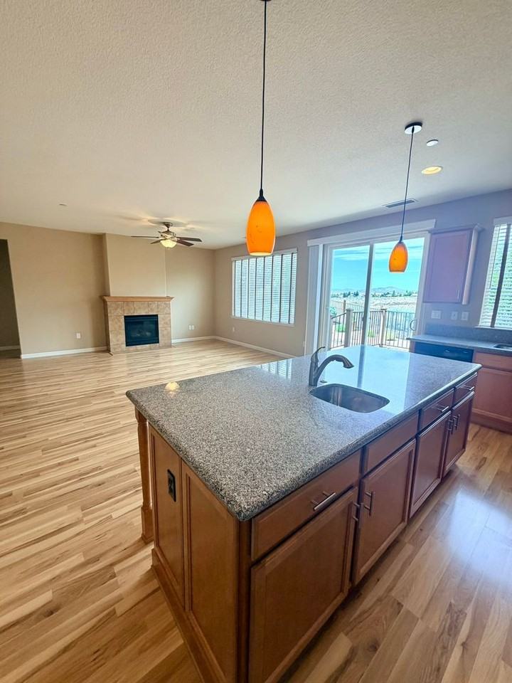 2838 Kimberlite Rd - Photo 4 of 28