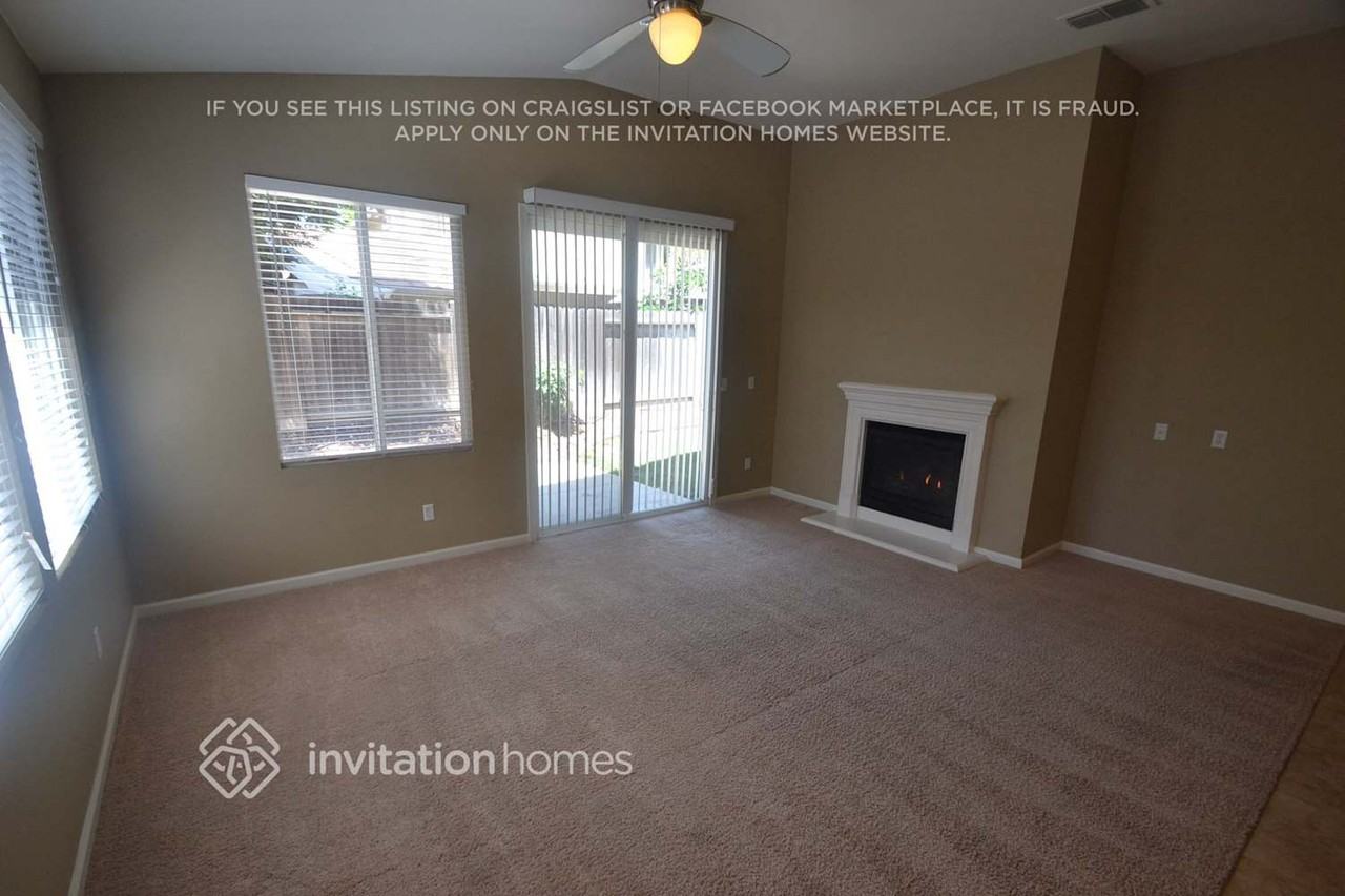 1755 Waterfall Dr - Photo 3 of 10