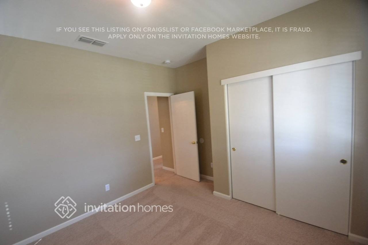 1755 Waterfall Dr - Photo 4 of 10