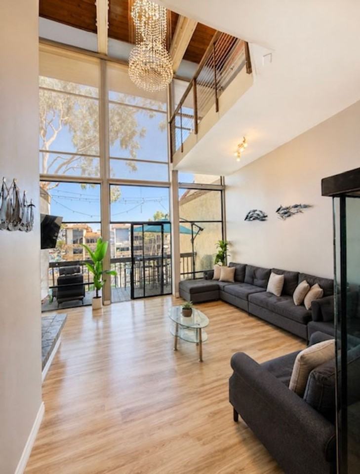 7334 Marina Pacifica Dr N - Photo 6 of 18