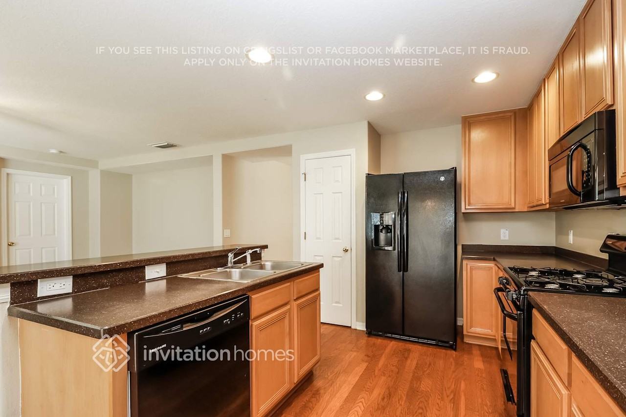 6625 Waterton Dr - Photo 7 of 22