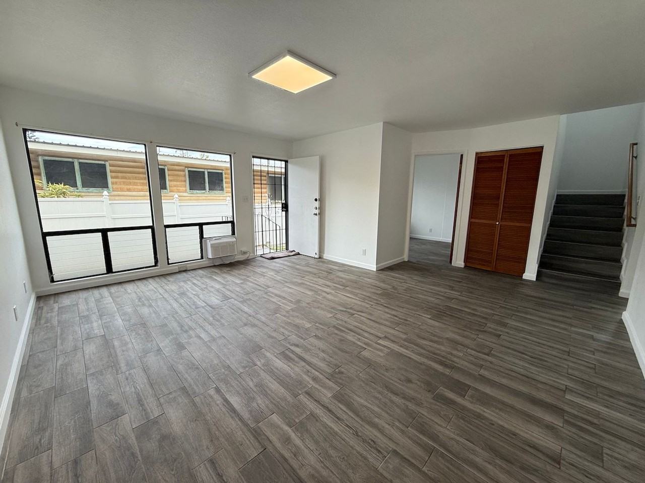 949 8th Ave - Photo 2 of 22