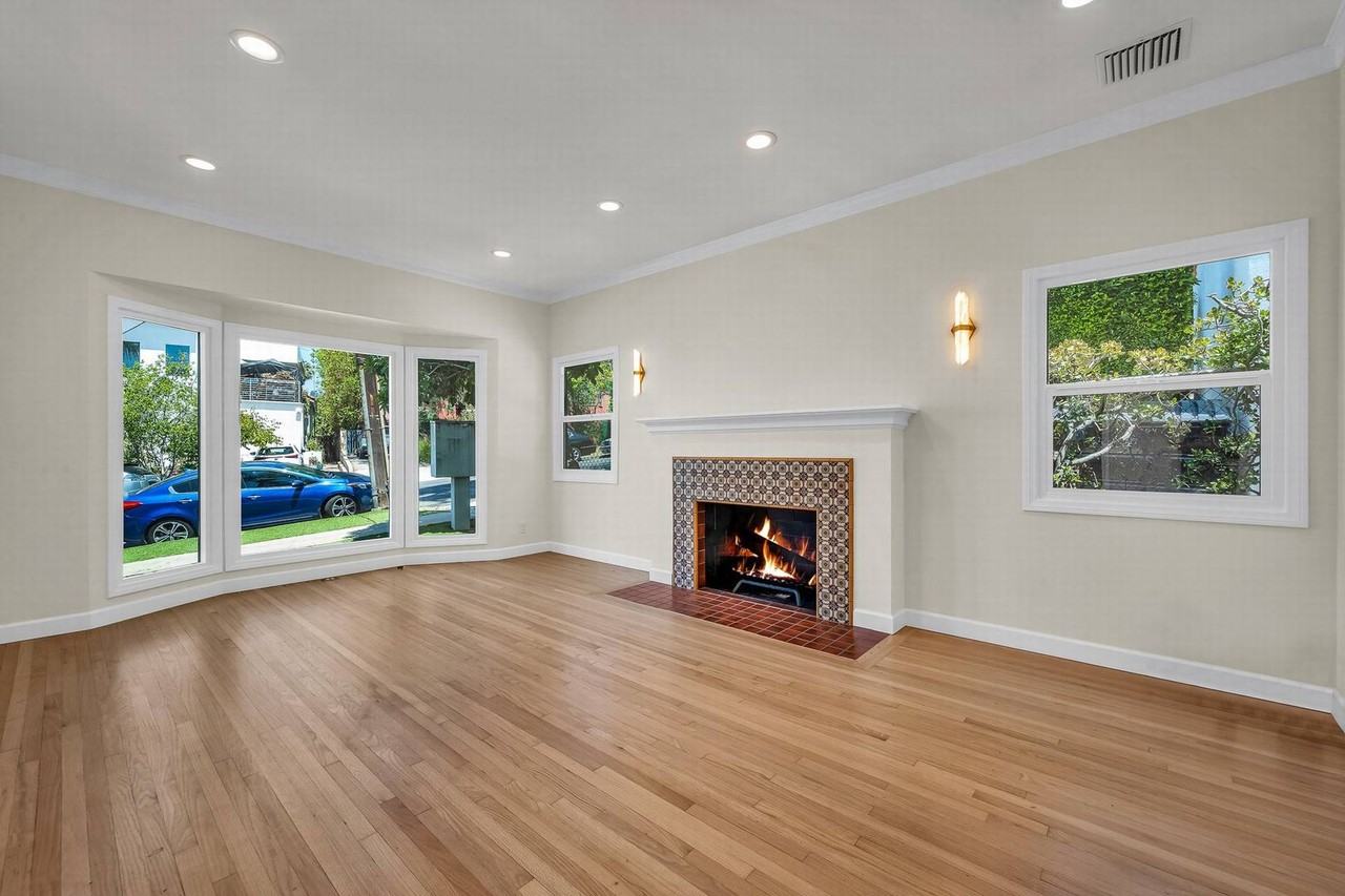 2828 Avenel St - Photo 2 of 15