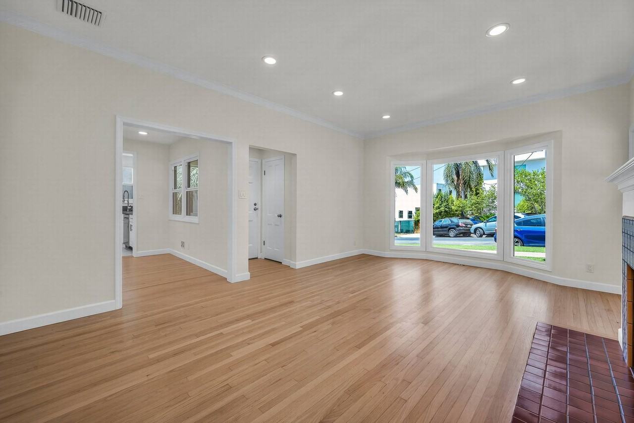 2828 Avenel St - Photo 3 of 15