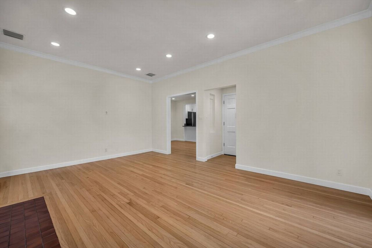 2828 Avenel St - Photo 4 of 15