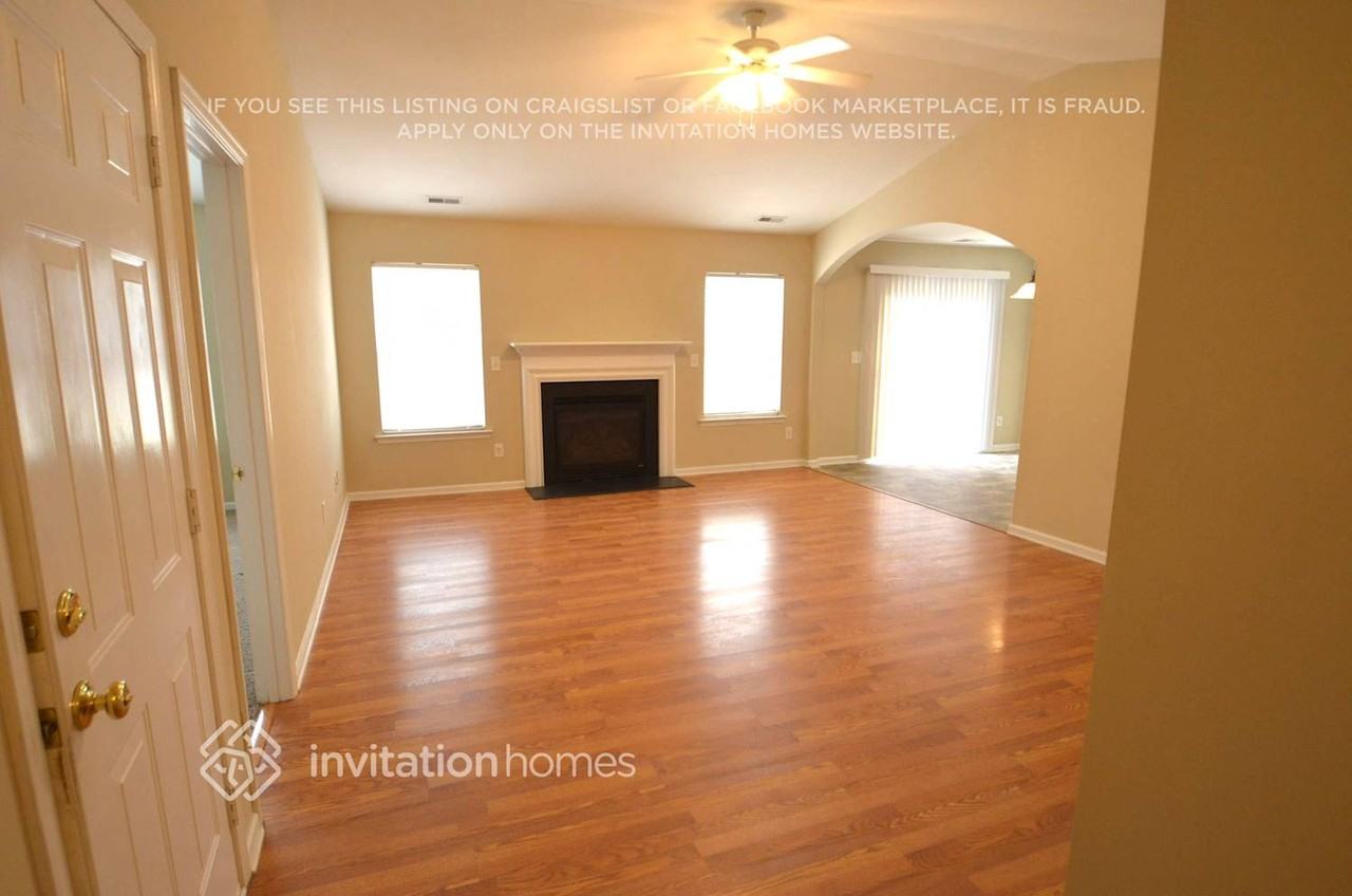 2941 Deep Cove Dr Nw - Photo 2 of 11