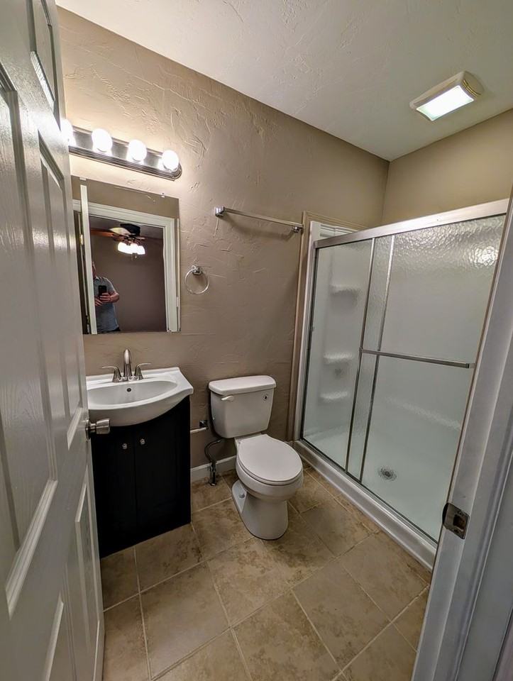 229 W Sycamore St - Photo 7 of 13