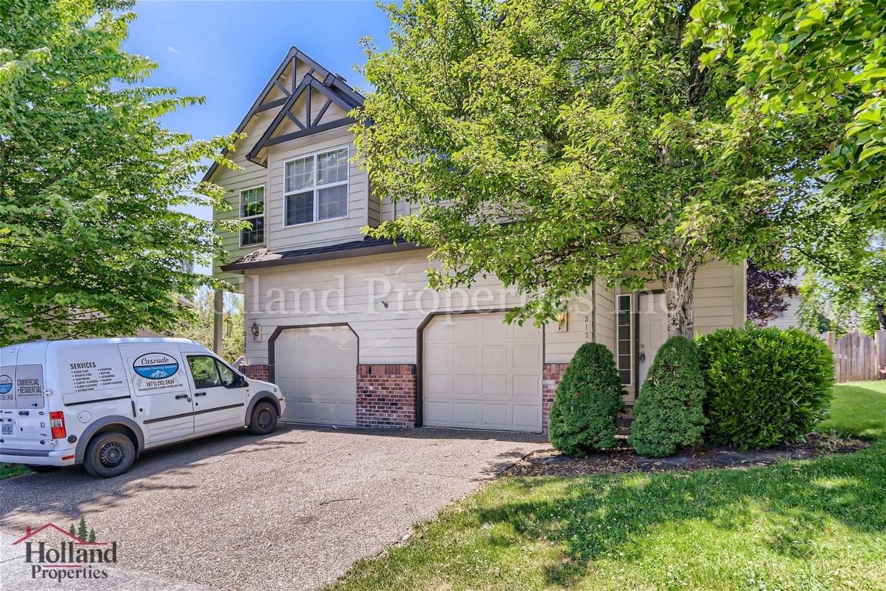 3133 Ne 13th Pl - Photo 3 of 29