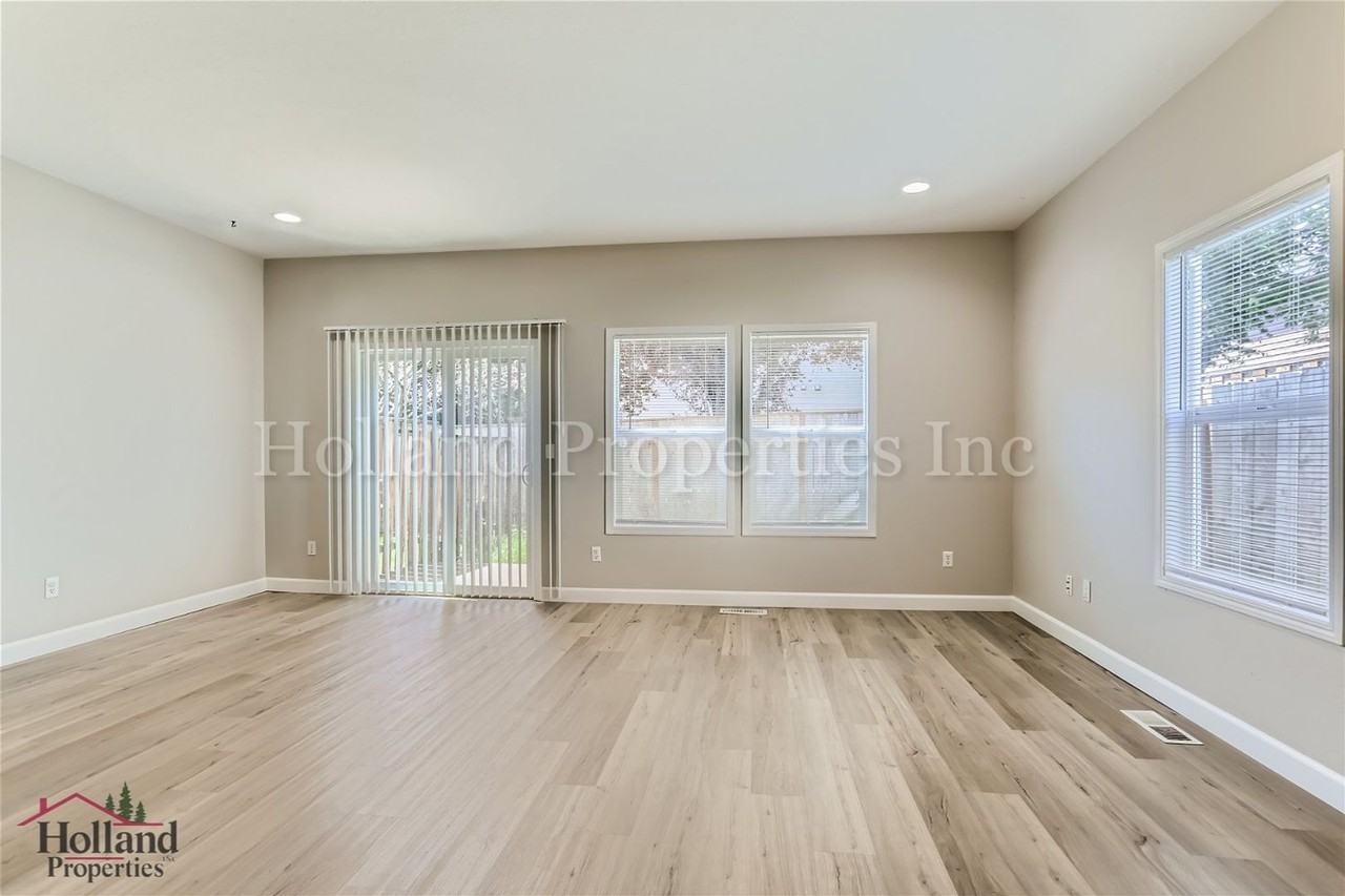 3133 Ne 13th Pl - Photo 6 of 29