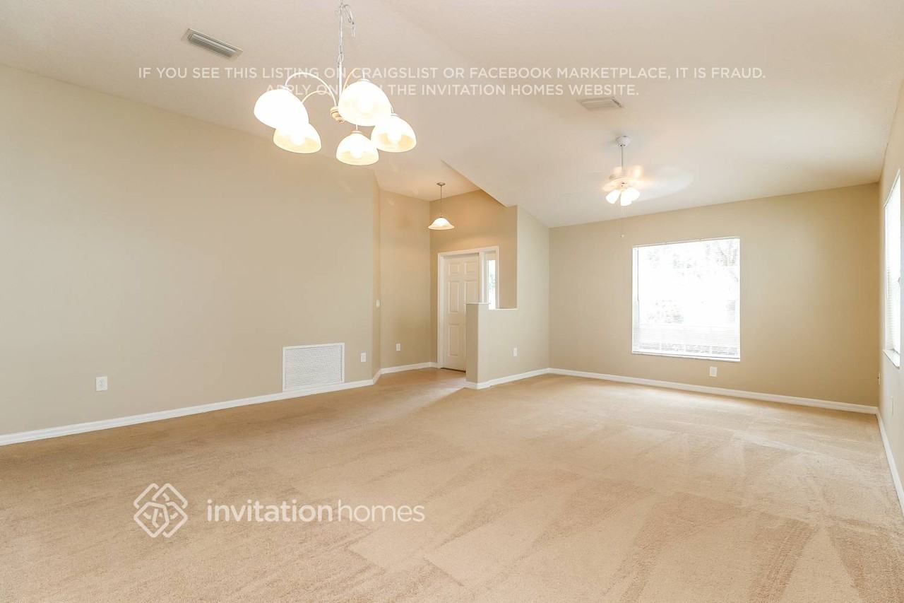 2310 Lawrence Hall St - Photo 5 of 21