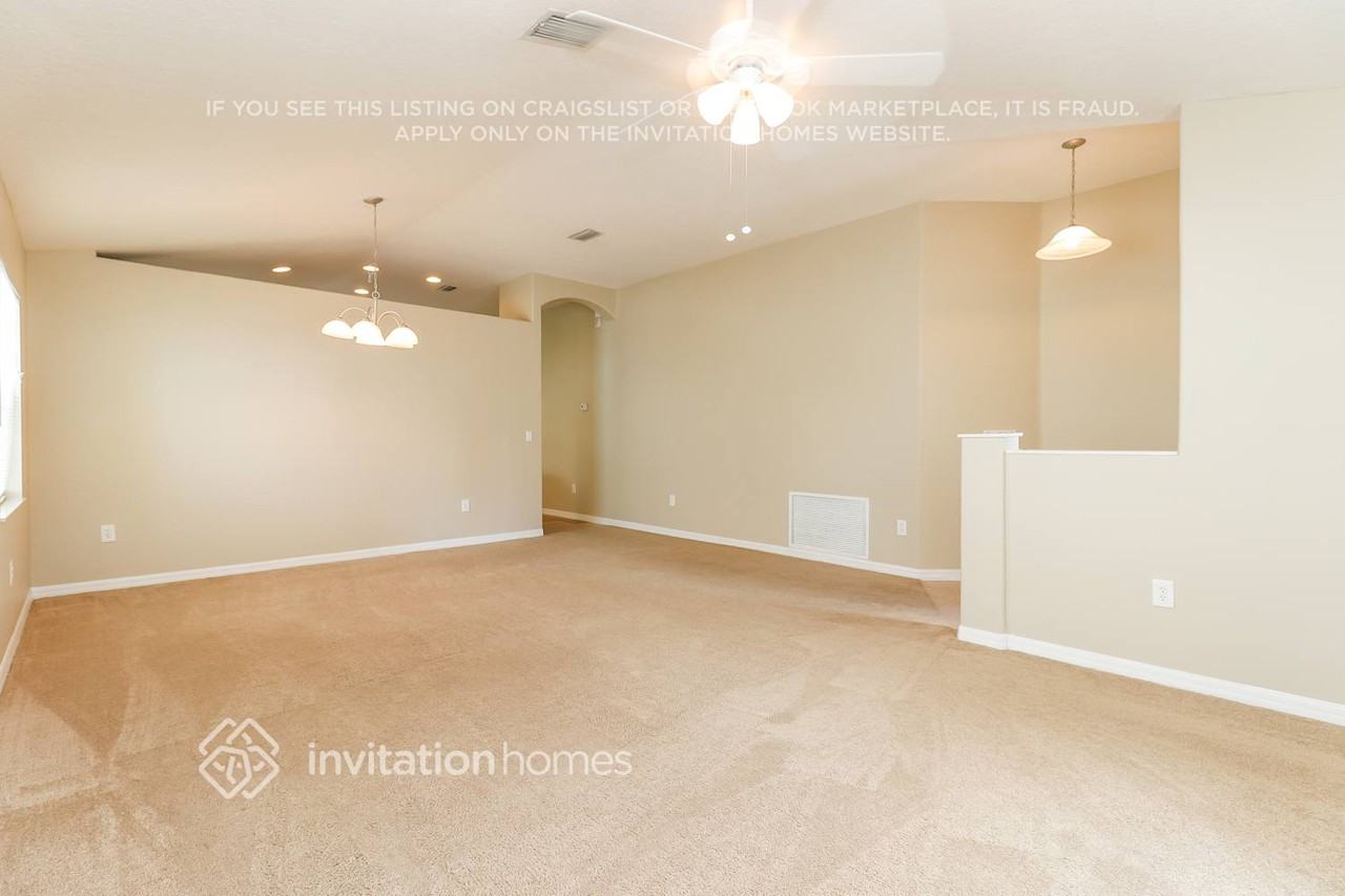 2310 Lawrence Hall St - Photo 6 of 21