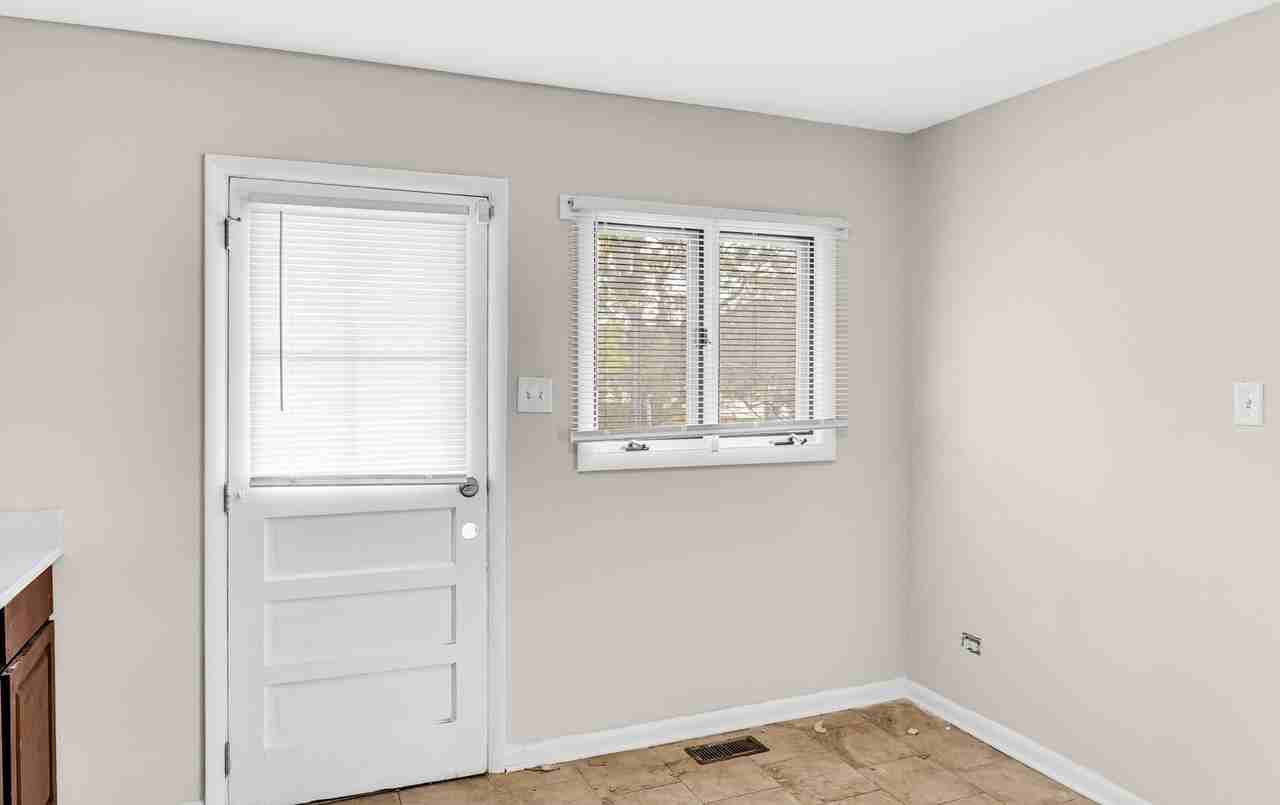 22243 Karlov Ave - Photo 6 of 21