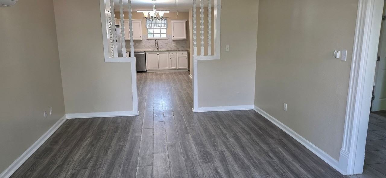 3919 Avenue O - Photo 6 of 31