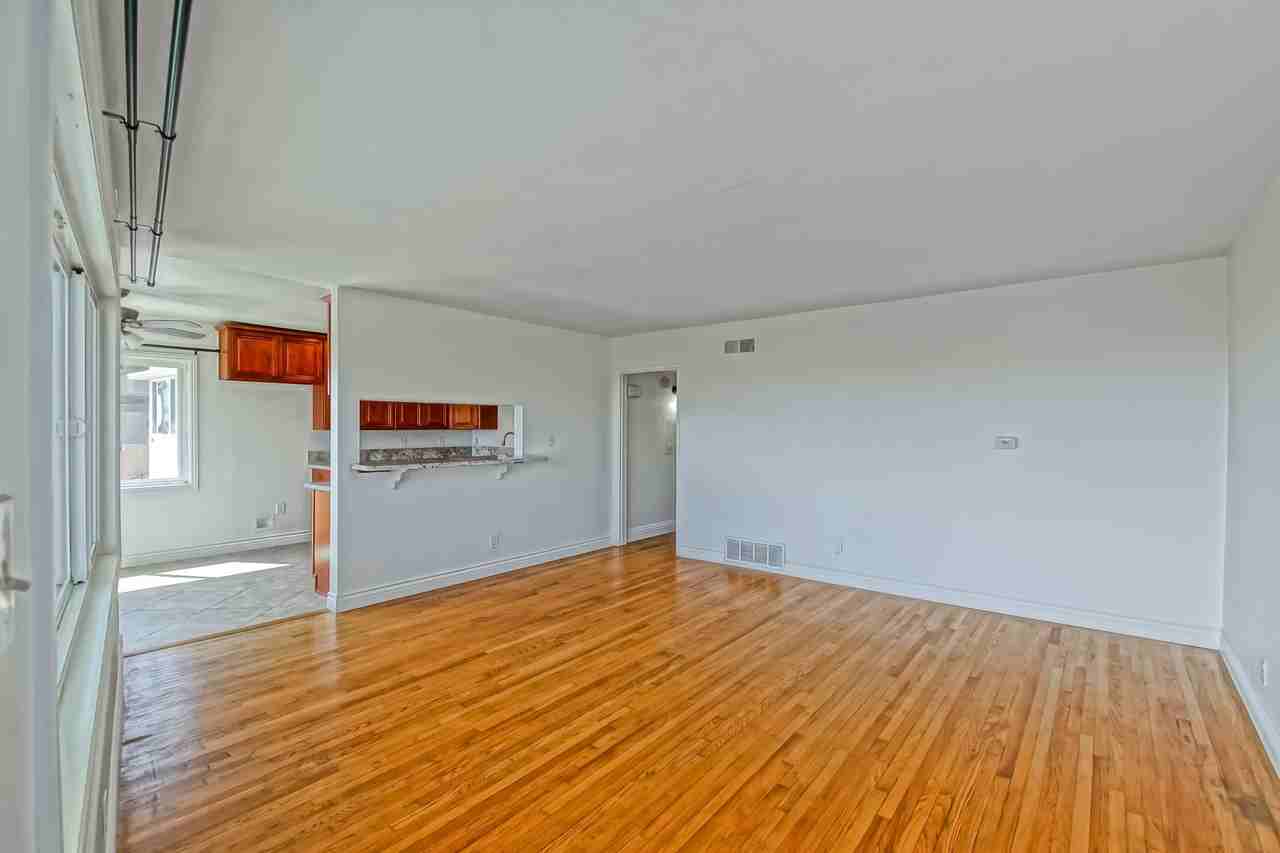 3709 Stephen M White Dr - Photo 5 of 50