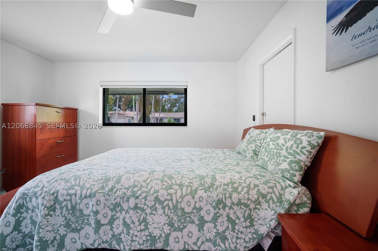 4241 Nw 9th Ct - Photo 7 of 27