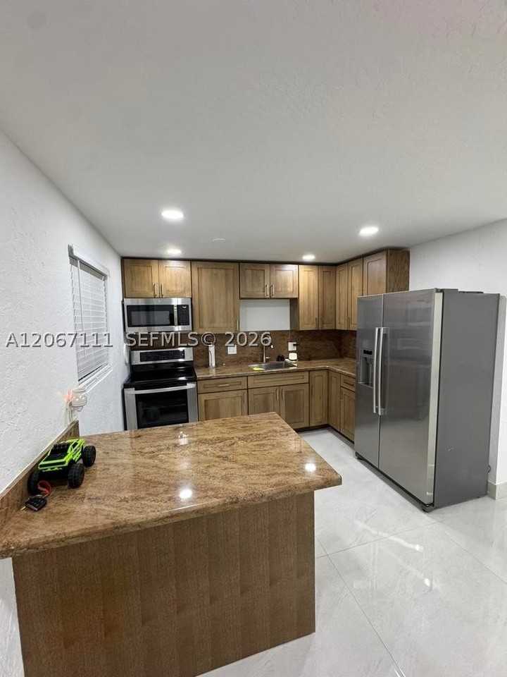664 Colson Dr - Photo 4 of 11