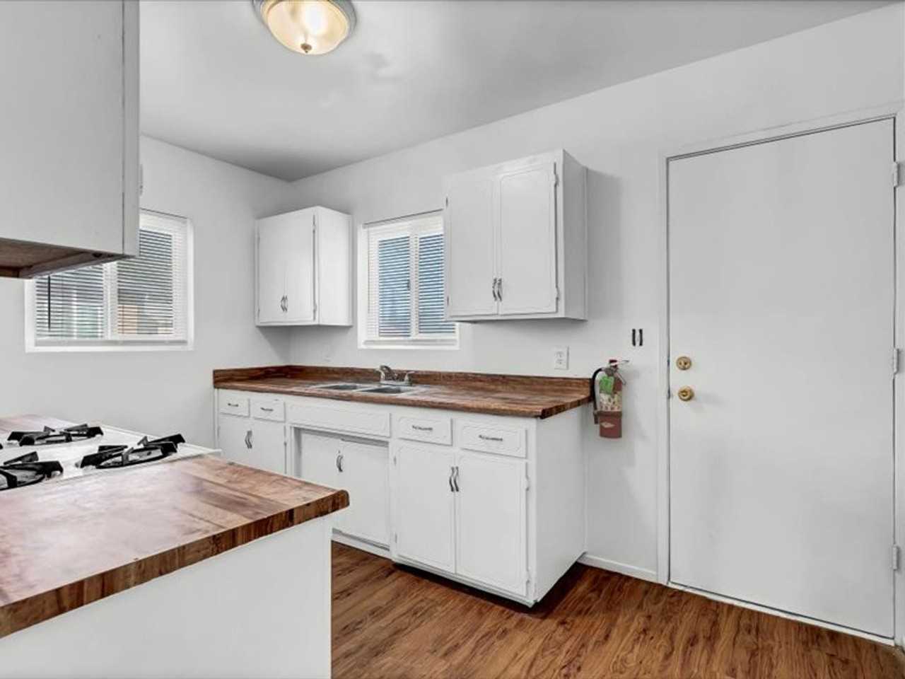 333 E Ivy St - Photo 3 of 16