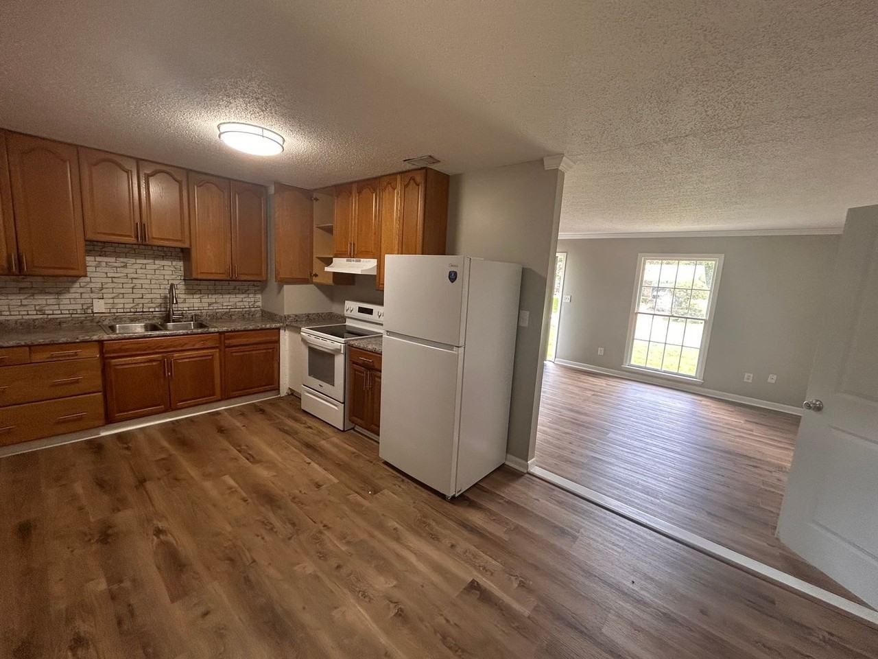 3303 Alyci Dr Nw - Photo 4 of 13