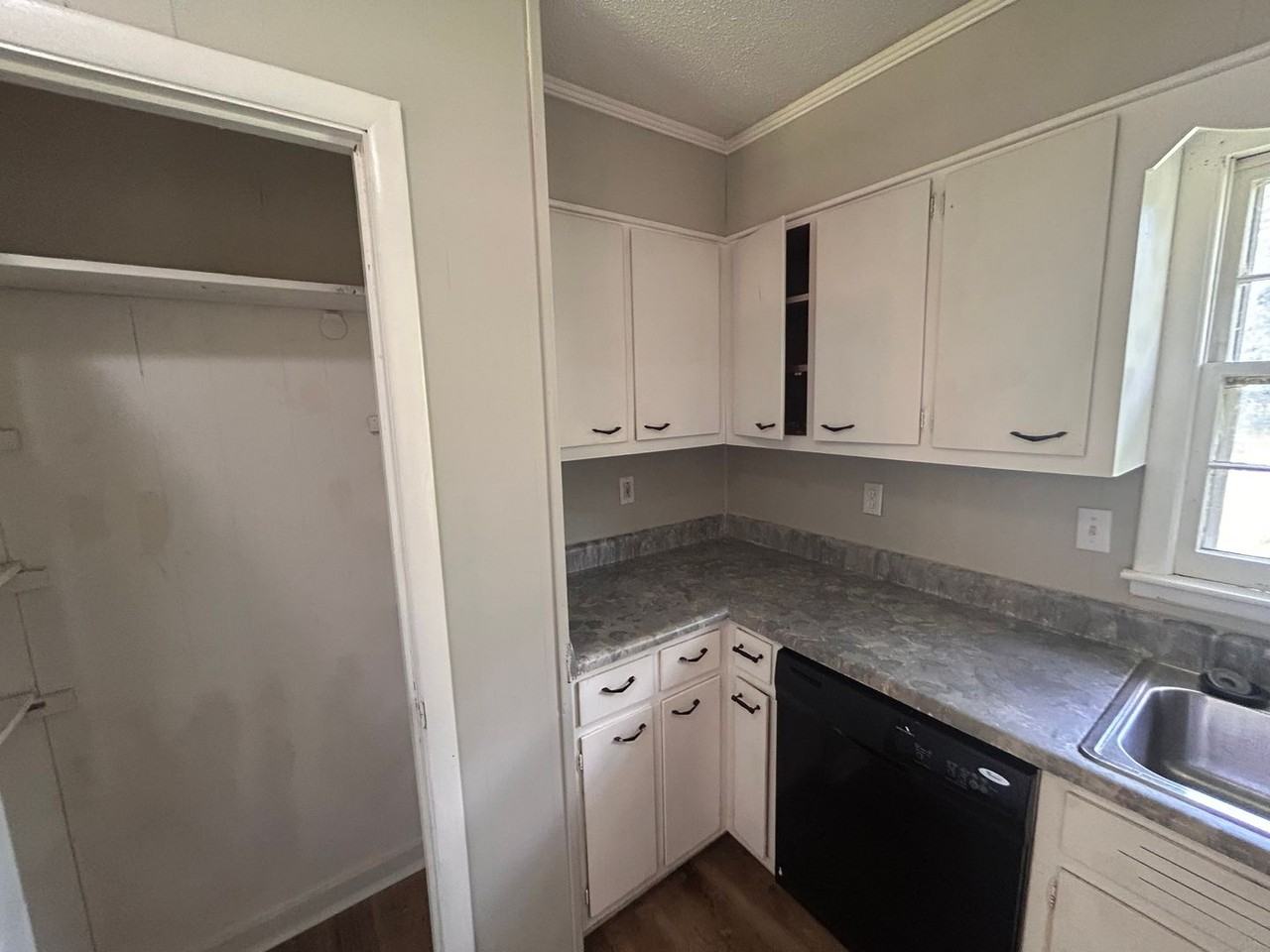 4802 Blue Haven Dr Nw - Photo 3 of 11