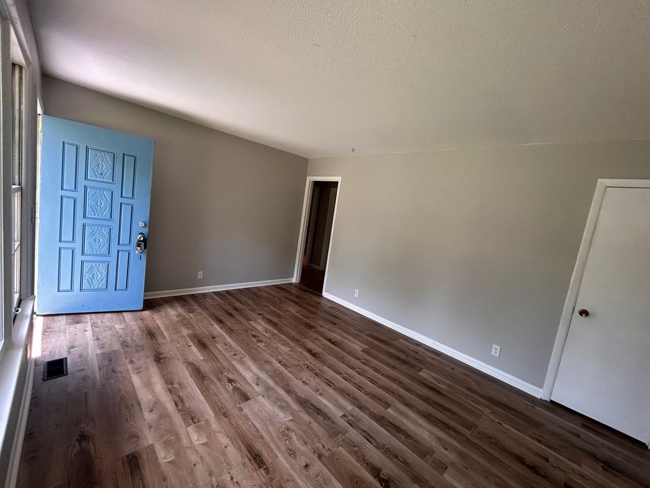 4802 Blue Haven Dr Nw - Photo 4 of 11
