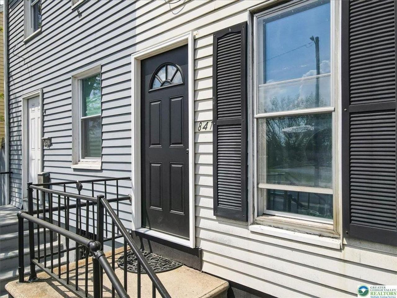 841 Jackson St - Photo 2 of 35