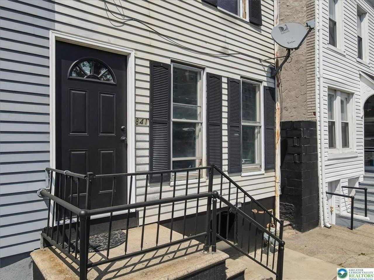 841 Jackson St - Photo 4 of 35