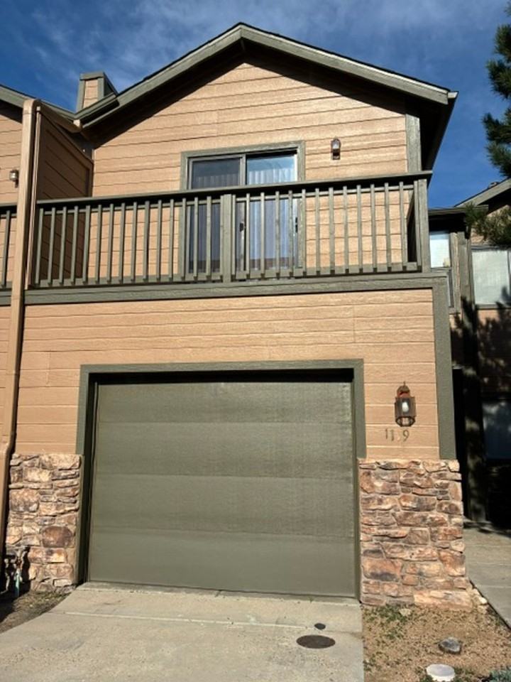 1119 Leaf Ln - Photo 2 of 25