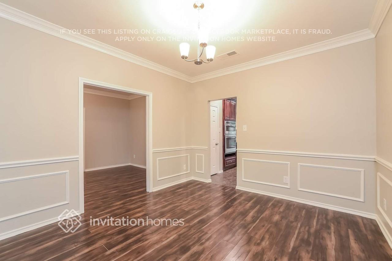 6517 Forest Park Dr - Photo 3 of 13